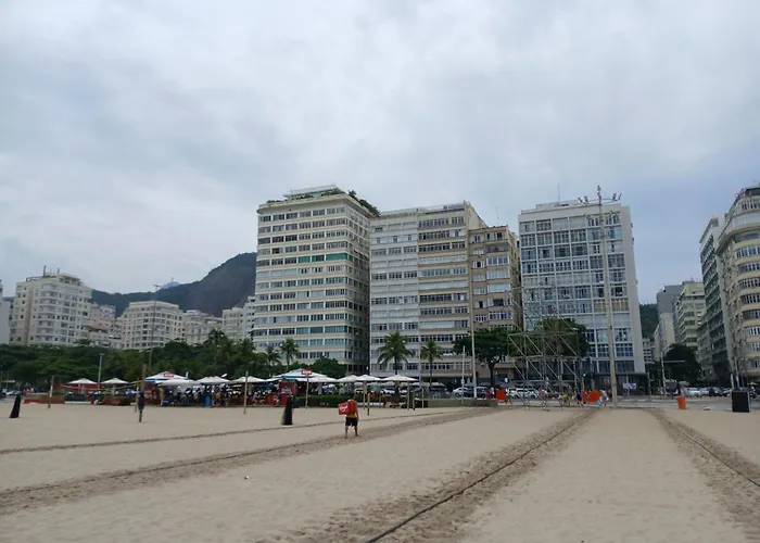 Quiet Beachfront Room In Shared Apartment - Quarto Tranquilo Num Apartamento Compartilhado Em Frente A Praia Rio de Janeiro