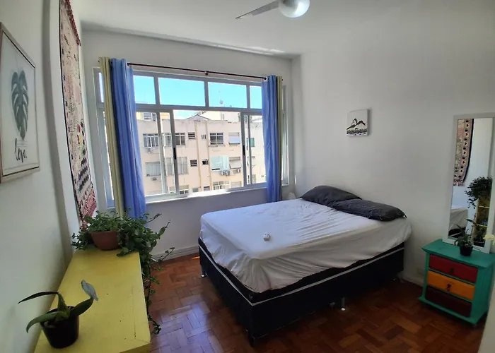 Quiet Beachfront Room In Shared Apartment - Quarto Tranquilo Num Apartamento Compartilhado Em Frente A Praia Rio de Janeiro